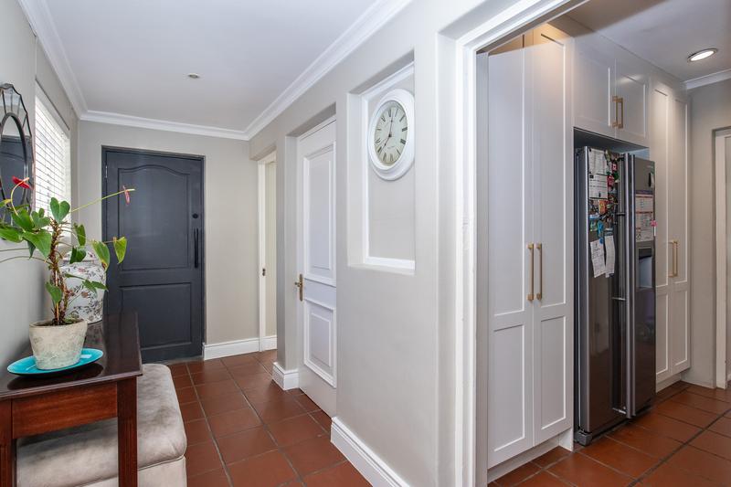 4 Bedroom Property for Sale in Constantia Western Cape